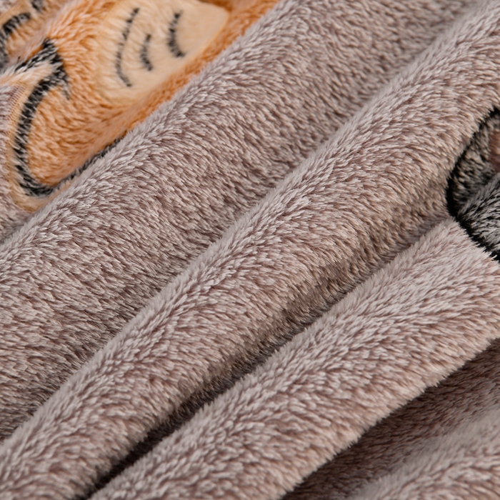 91家纺网 家纺一手货源 找家纺 牵梦萦 2025新款雪花绒小清新印花四件套 啵啵龙