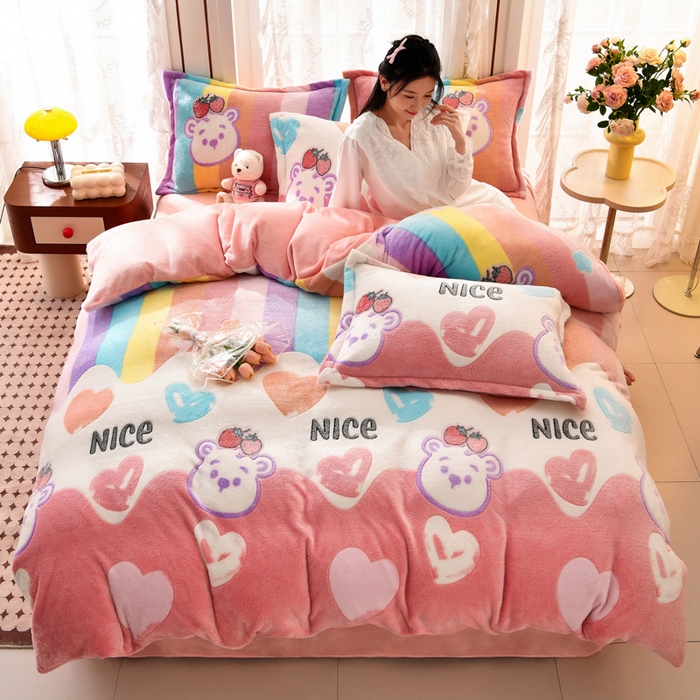 91家纺网 家纺一手货源 找家纺 牵梦萦 2025新款雪花绒小清新印花四件套 彩虹爱心