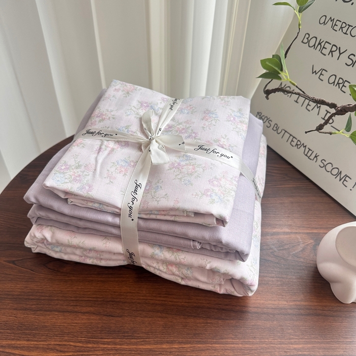 91家纺网 家纺一手货源 找家纺 爱思佳 2024新款A类母婴全棉双层纱印花四件套直播热卖系列-系列二 朱丽叶