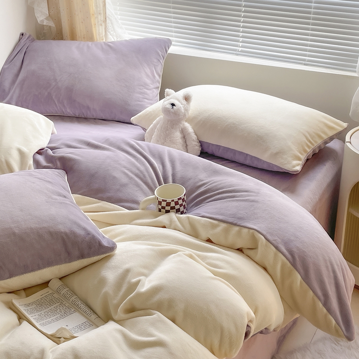 91家纺网 家纺一手货源 找家纺 酱子 2025新款纯色双拼牛奶绒四件套190克 奶黄+浅紫