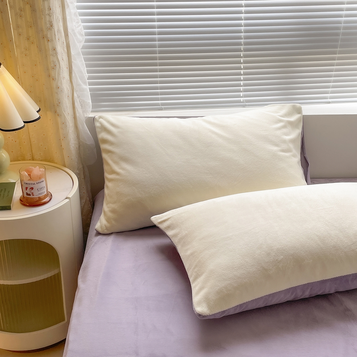 91家纺网 家纺一手货源 找家纺 酱子 2025新款纯色双拼牛奶绒四件套190克 奶黄+浅紫