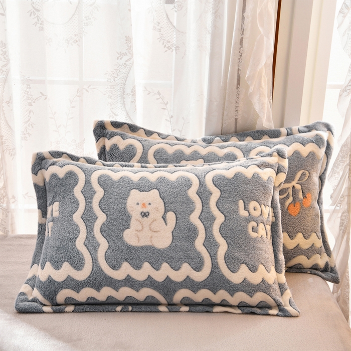 91家纺网 家纺一手货源 找家纺 牵梦萦 2025新款雪花绒小清新印花四件套 快乐猫咪