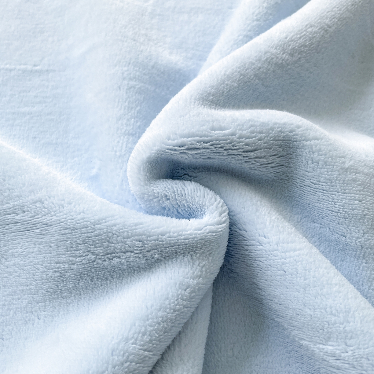 91家纺网 家纺一手货源 找家纺 酱子 2025新款纯色双拼牛奶绒四件套190克 浅蓝