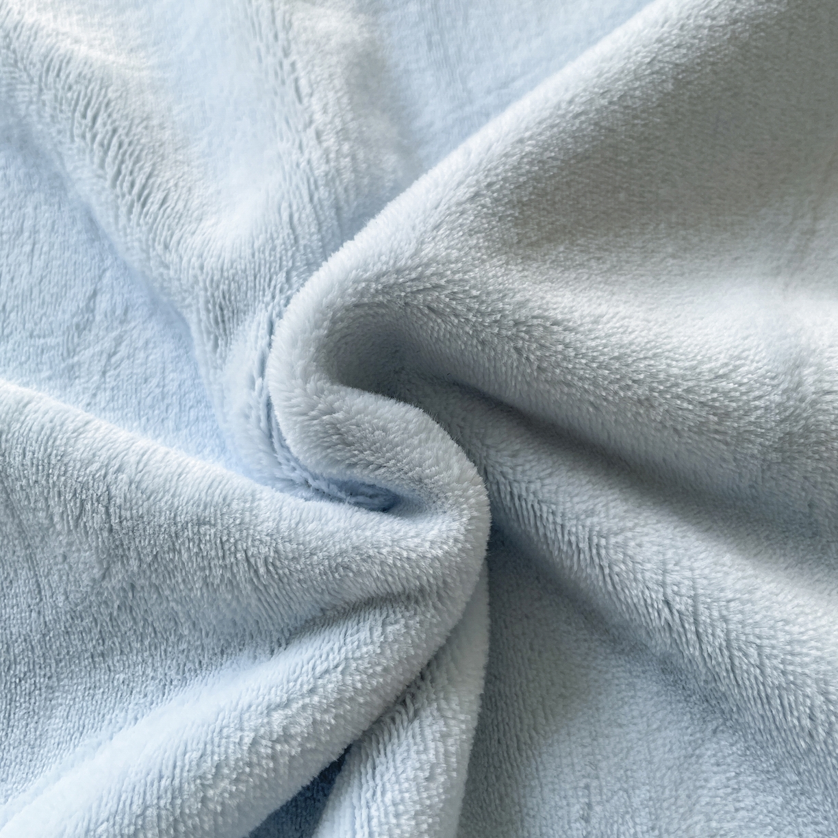 91家纺网 家纺一手货源 找家纺 酱子 2025新款纯色双拼牛奶绒四件套190克 浅蓝+奶黄