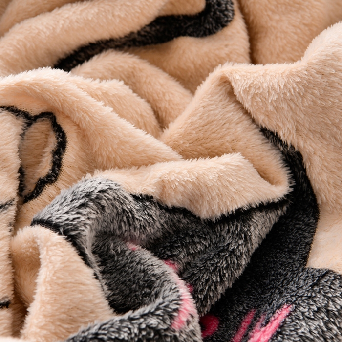 91家纺网 家纺一手货源 找家纺 牵梦萦 2025新款雪花绒小清新印花四件套 幸运狗