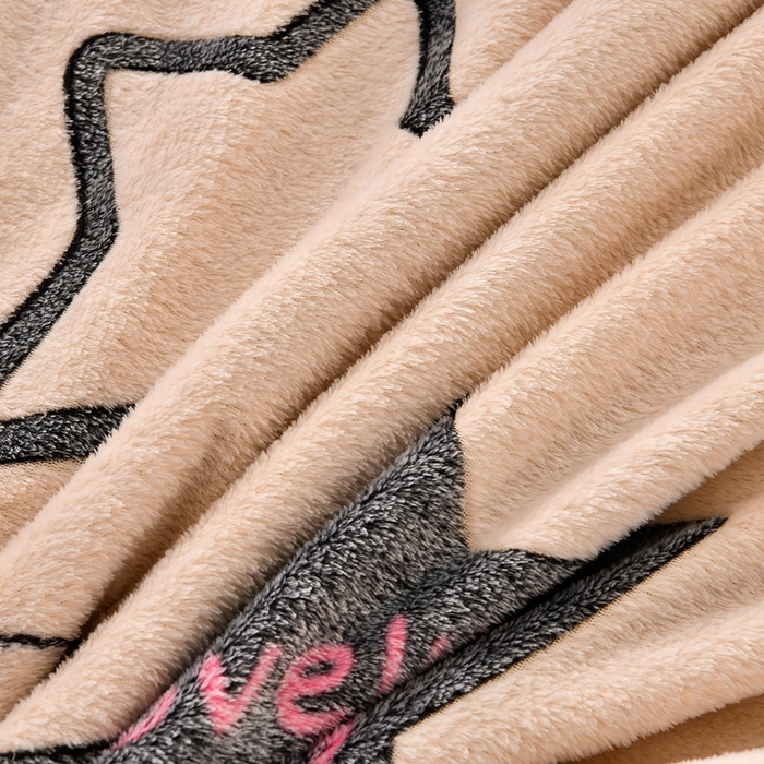 91家纺网 家纺一手货源 找家纺 牵梦萦 2025新款雪花绒小清新印花四件套 幸运狗