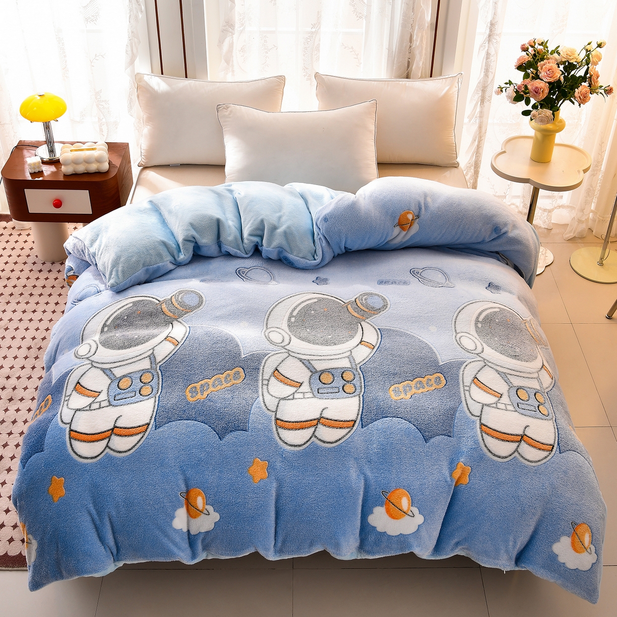 91家纺网 家纺一手货源 找家纺 牵梦萦 2025新款雪花绒小清新印花四件套 宇航员