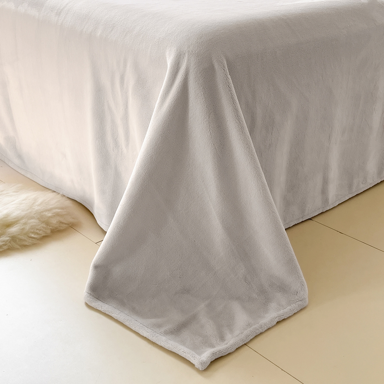 91家纺网 家纺一手货源 找家纺 酱子 2025新款纯色双拼牛奶绒四件套190克 桃粉+米灰