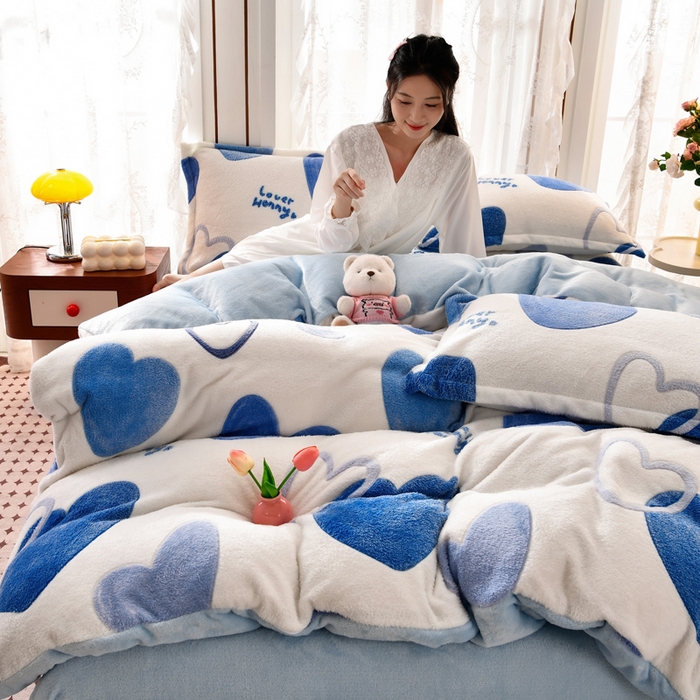 91家纺网 家纺一手货源 找家纺 牵梦萦 2025新款雪花绒小清新印花四件套 真爱心语