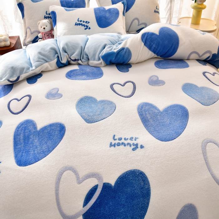 91家纺网 家纺一手货源 找家纺 牵梦萦 2025新款雪花绒小清新印花四件套 真爱心语