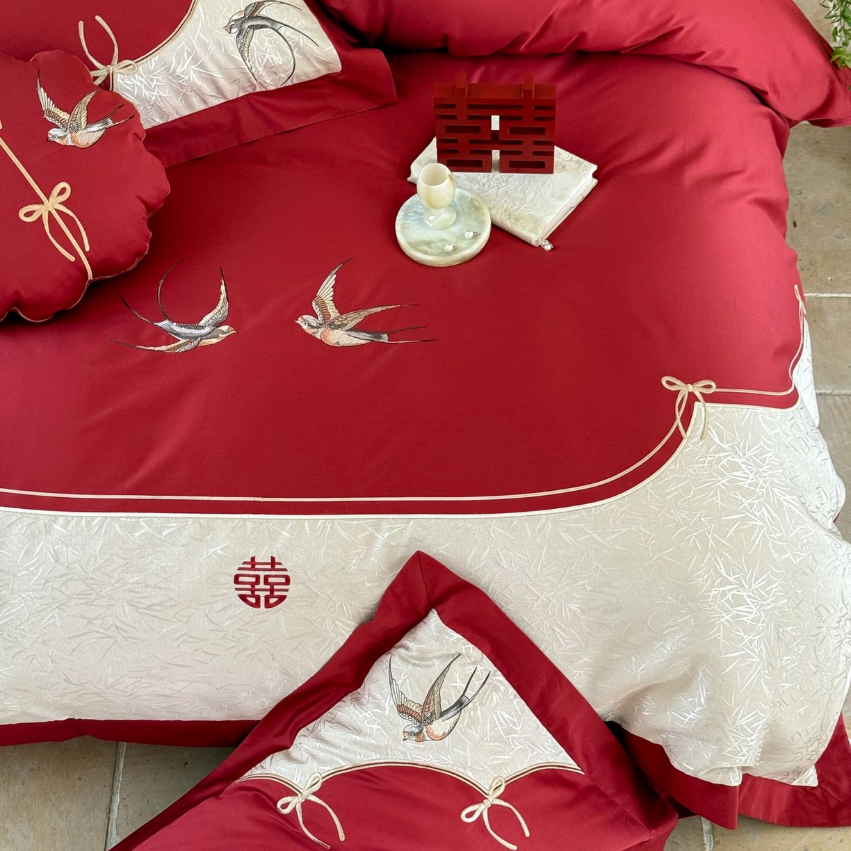 91家纺网 家纺一手货源 找家纺 （总）西西家居 25新款100支长绒棉高精密提花拼接大红婚庆四件套-比翼双飞