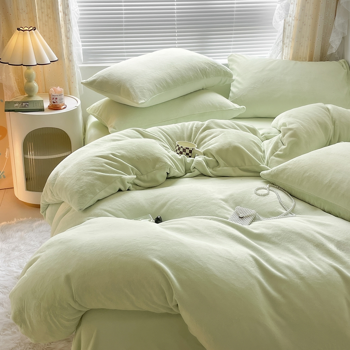 91家纺网 家纺一手货源 找家纺 酱子 2025新款纯色双拼牛奶绒四件套190克 芽绿