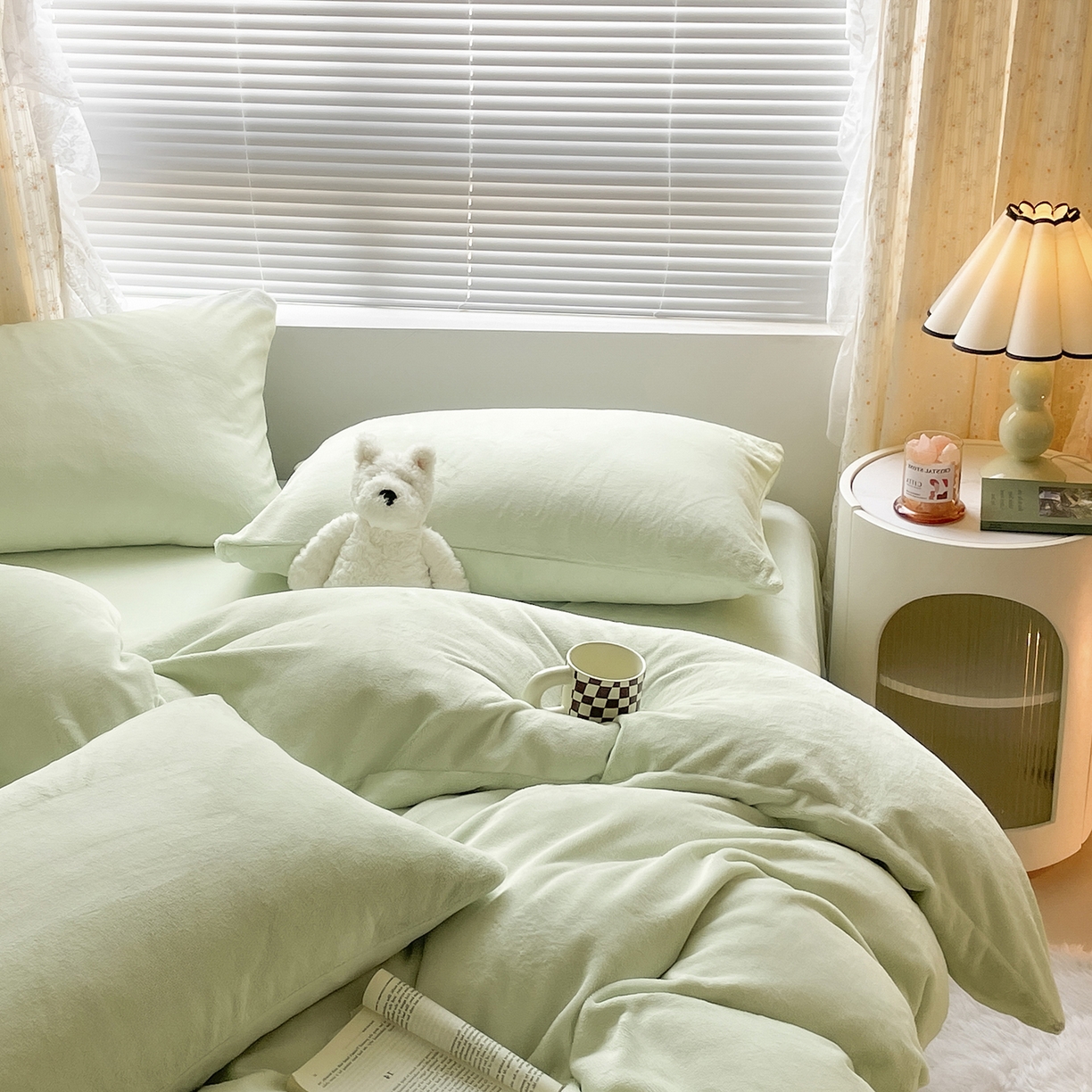 91家纺网 家纺一手货源 找家纺 酱子 2025新款纯色双拼牛奶绒四件套190克 芽绿