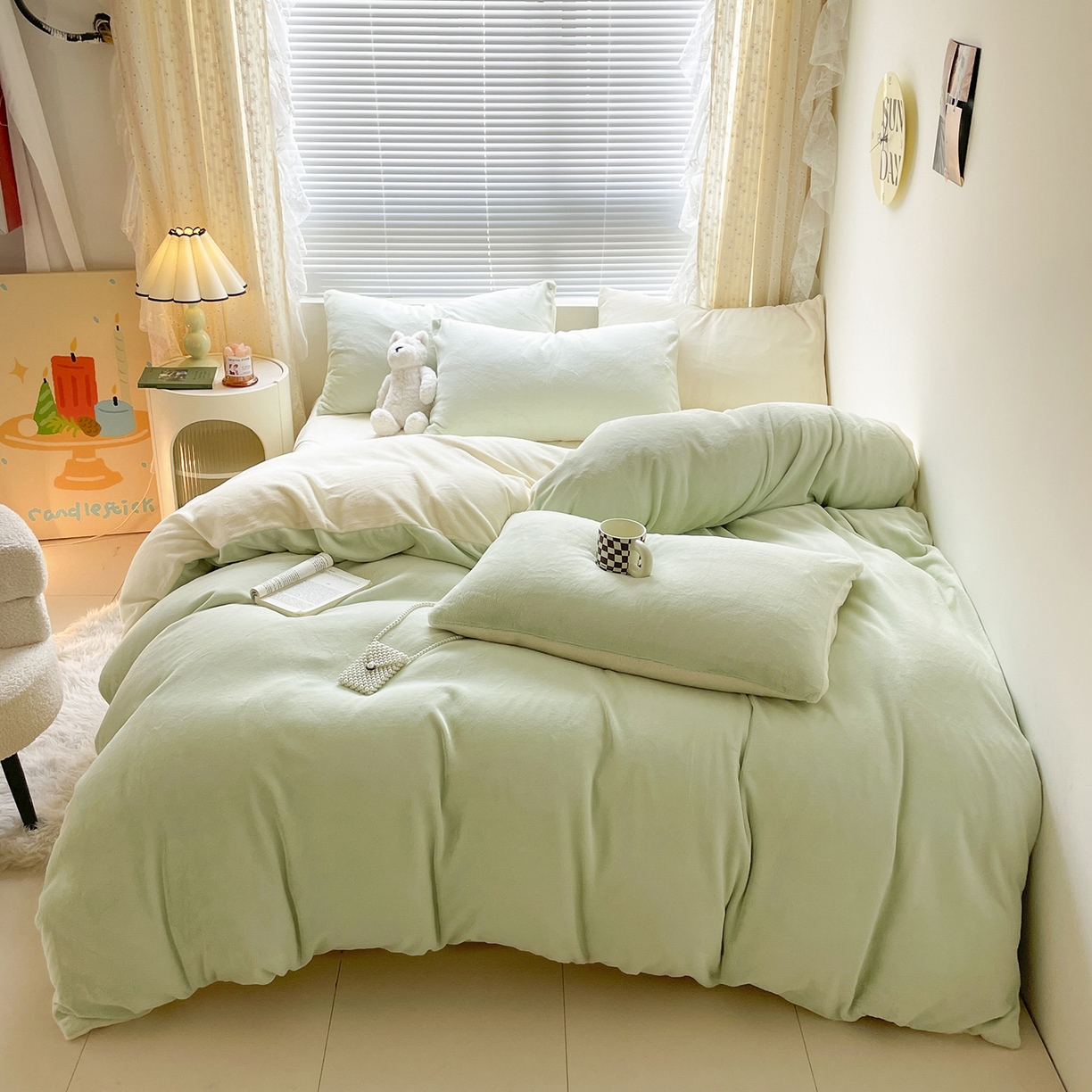 91家纺网 家纺一手货源 找家纺 酱子 2025新款纯色双拼牛奶绒四件套190克 芽绿+奶黄