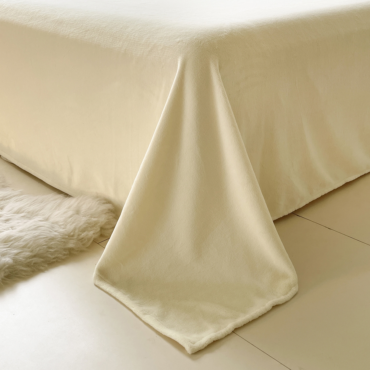 91家纺网 家纺一手货源 找家纺 酱子 2025新款纯色双拼牛奶绒四件套190克 芽绿+奶黄