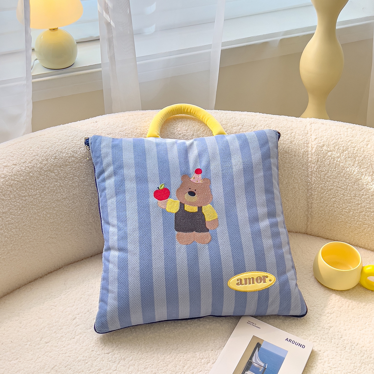 91家纺网 家纺一手货源 找家纺 （总）诺可 2025新款可爱小熊刺绣抱枕被