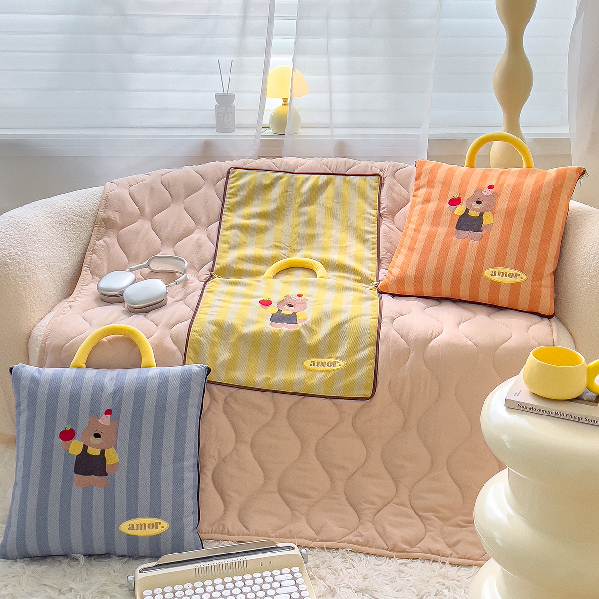 91家纺网 家纺一手货源 找家纺 诺可 2025新款可爱小熊刺绣抱枕被 小熊-黄