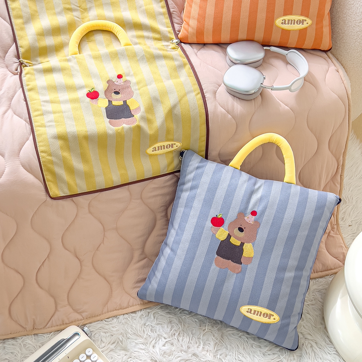 91家纺网 家纺一手货源 找家纺 诺可 2025新款可爱小熊刺绣抱枕被 小熊-黄