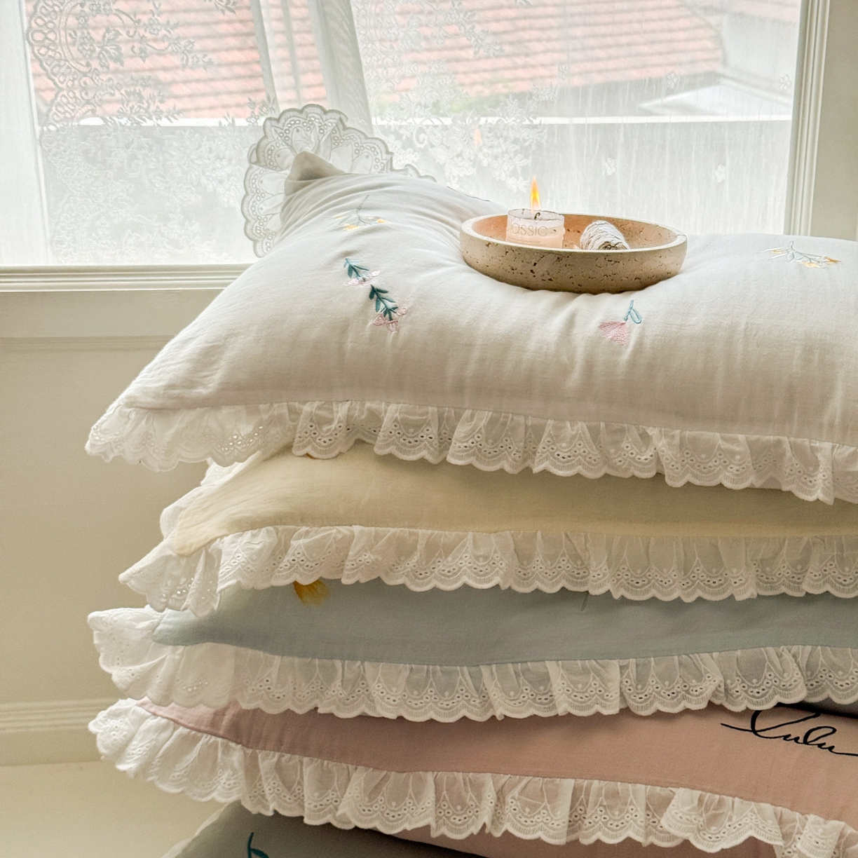 91家纺网 家纺一手货源 找家纺 （总）FORTWO家纺原创设计（FOR TWO家纺） 2025新款40支全棉纯棉双层纱刺绣花边款四件套-小花园