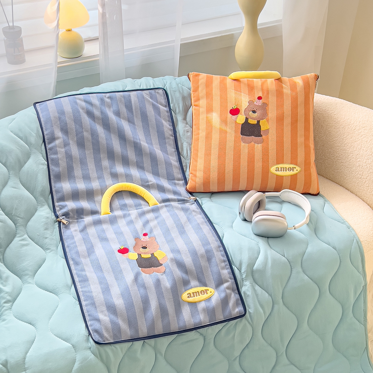 91家纺网 家纺一手货源 找家纺 诺可 2025新款可爱小熊刺绣抱枕被 小熊-紫