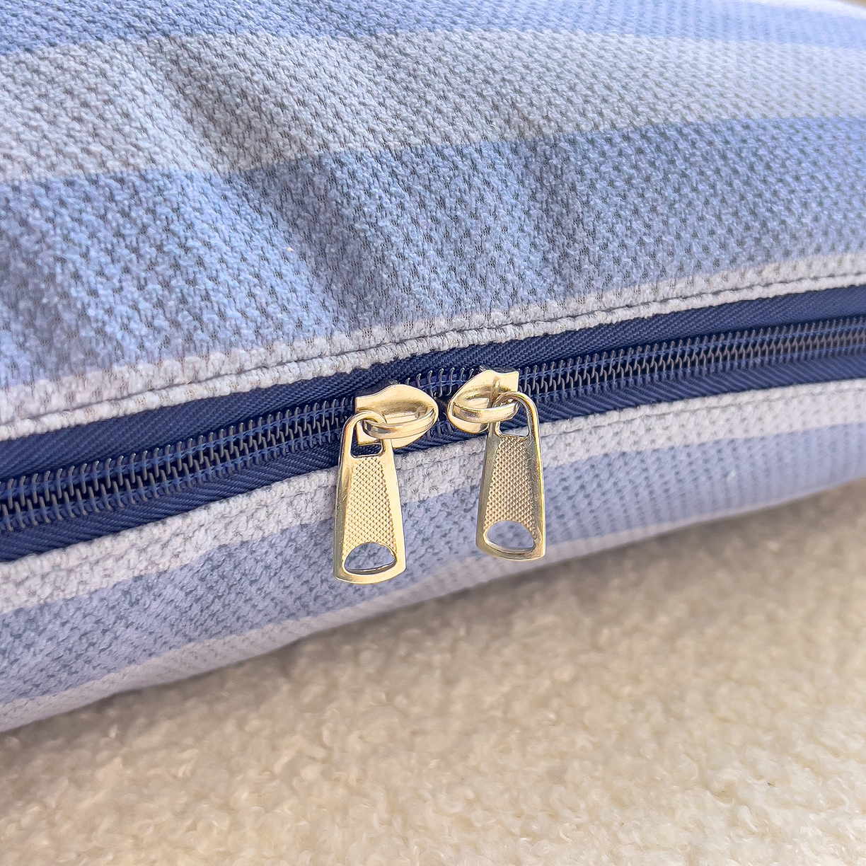 91家纺网 家纺一手货源 找家纺 诺可 2025新款可爱小熊刺绣抱枕被 小熊-紫