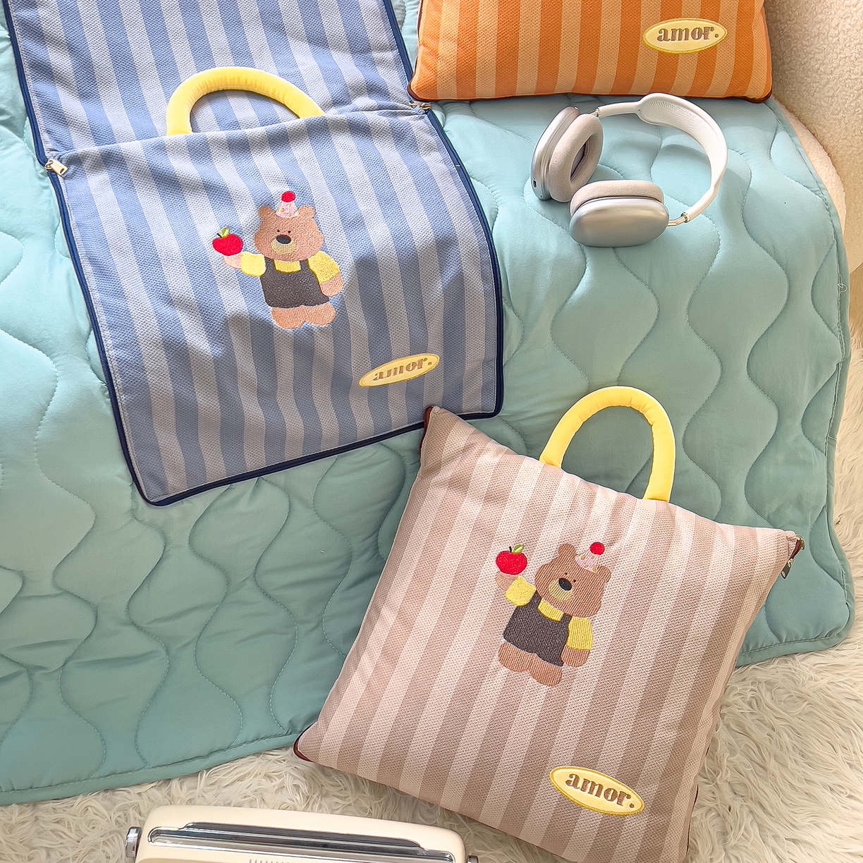 91家纺网 家纺一手货源 找家纺 诺可 2025新款可爱小熊刺绣抱枕被 小熊-紫