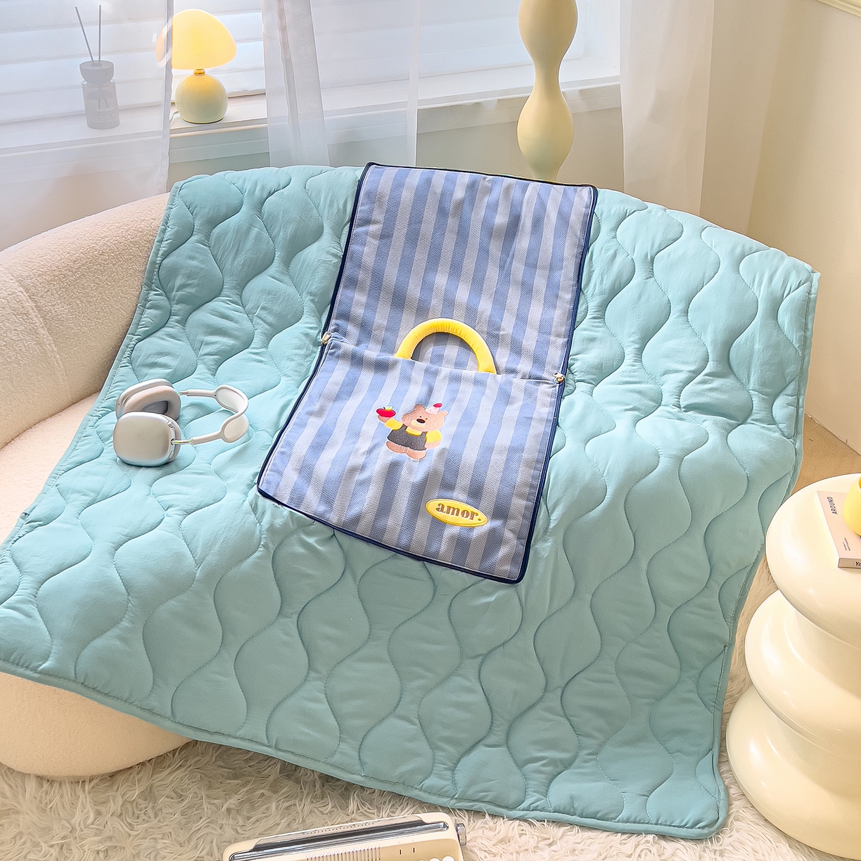 91家纺网 家纺一手货源 找家纺 诺可 2025新款可爱小熊刺绣抱枕被 小熊-紫