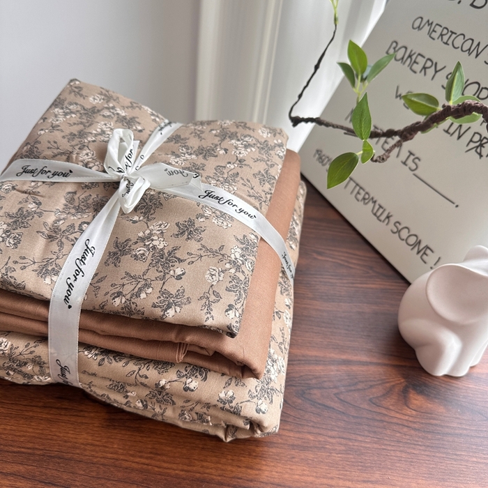 91家纺网 家纺一手货源 找家纺 爱思佳 2024新款A类母婴全棉双层纱印花四件套直播热卖系列-系列二 美式