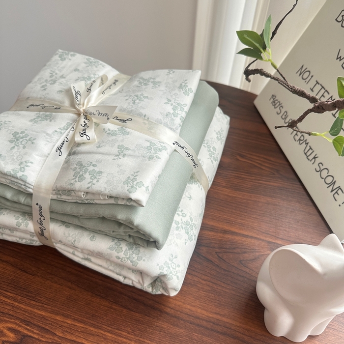 91家纺网 家纺一手货源 找家纺 爱思佳 2024新款A类母婴全棉双层纱印花四件套直播热卖系列-系列二 暮光森林