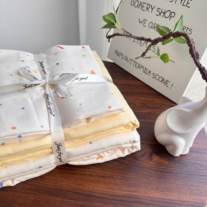 91家纺网 家纺一手货源 找家纺 爱思佳 2024新款A类母婴全棉双层纱印花四件套直播热卖系列-系列二 奶油派