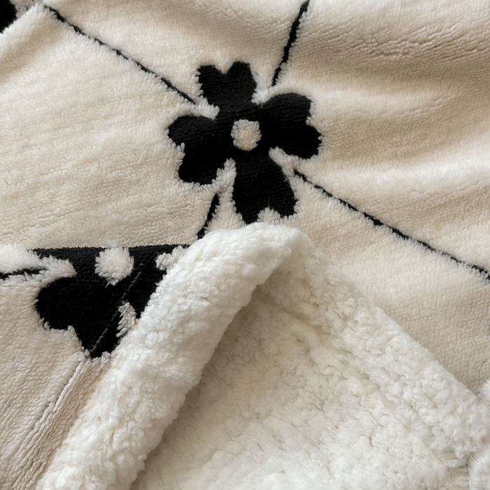 91家纺网 家纺一手货源 找家纺 （总）美洲琳 2025新款羊羔绒复合简约现代休闲毯