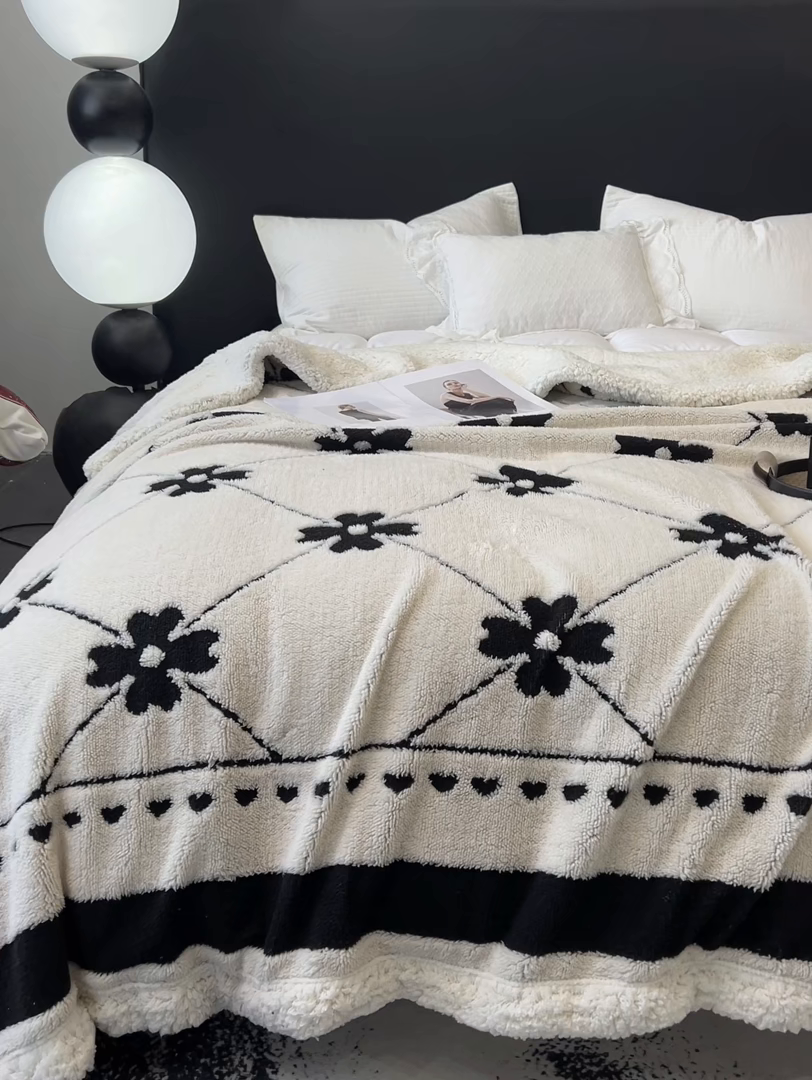 91家纺网 家纺一手货源 找家纺 （总）美洲琳 2025新款羊羔绒复合简约现代休闲毯