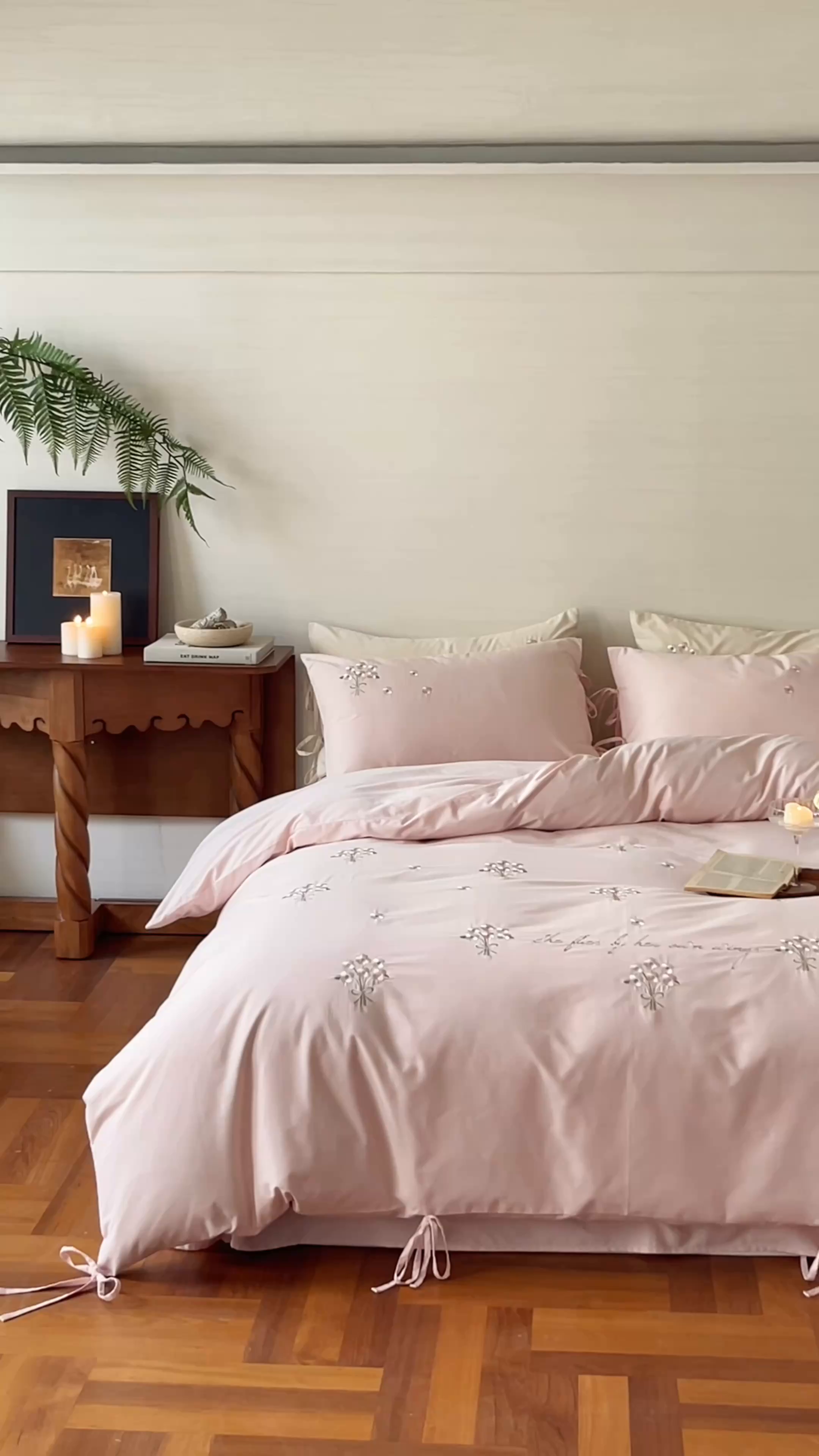 91家纺网 家纺一手货源 找家纺 （总）FORTWO家纺原创设计（FOR TWO家纺） 2025新款全棉纯棉纯色磨毛绣花系带款四件套-栀子花信