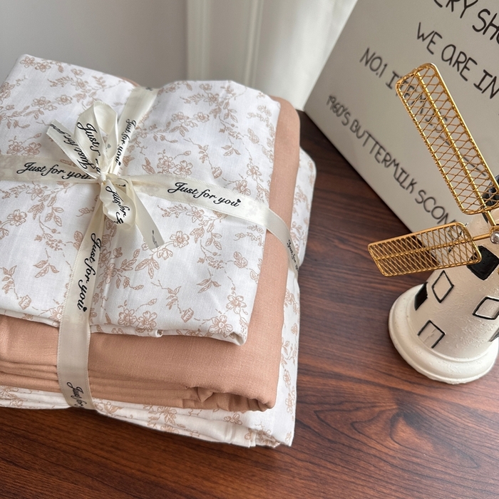 91家纺网 家纺一手货源 找家纺 爱思佳 2024新款A类母婴全棉双层纱印花四件套直播热卖系列-系列二 星晴