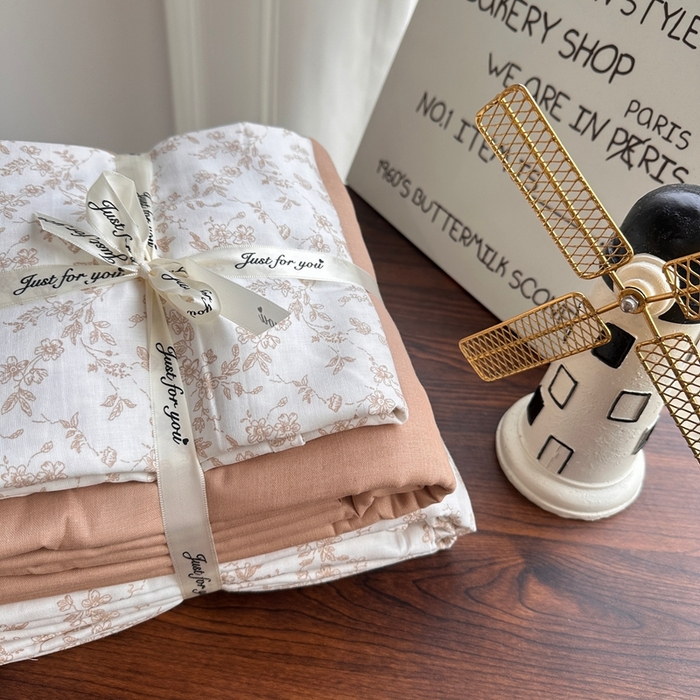 91家纺网 家纺一手货源 找家纺 爱思佳 2024新款A类母婴全棉双层纱印花四件套直播热卖系列-系列二 星晴