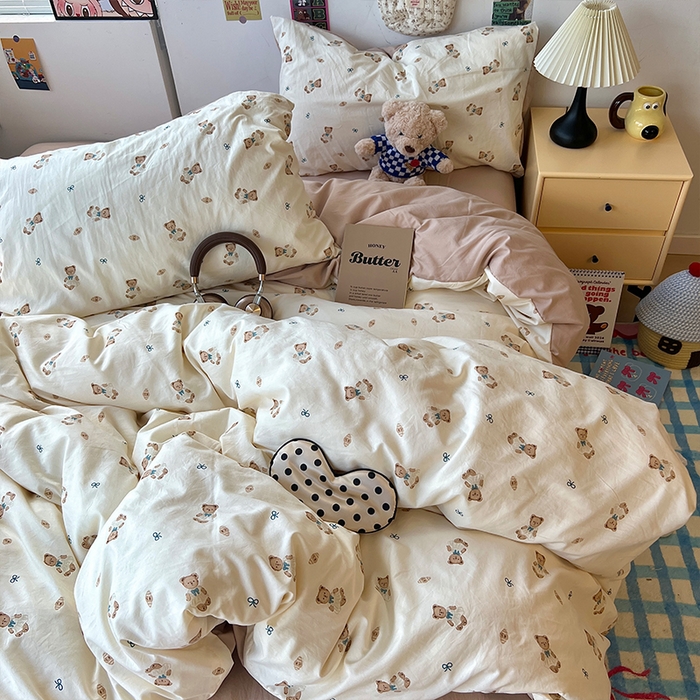91家纺网 家纺一手货源 找家纺 原素 2025学生季专属双拼印花水洗棉双层纱四件套 奶茶熊