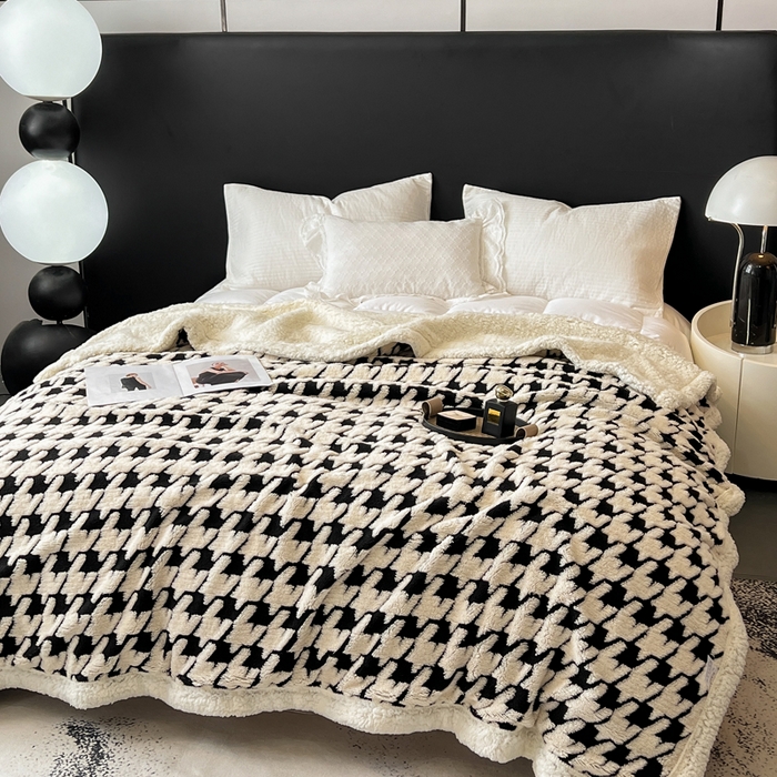 91家纺网 家纺一手货源 找家纺 美洲琳 2025新款羊羔绒复合简约现代休闲毯 千鸟格