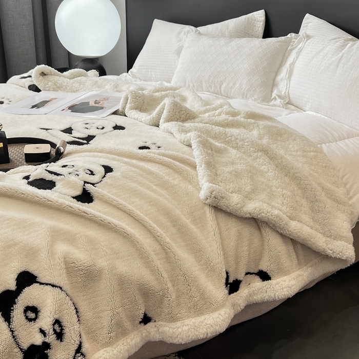 91家纺网 家纺一手货源 找家纺 美洲琳 2025新款羊羔绒复合简约现代休闲毯 熊猫