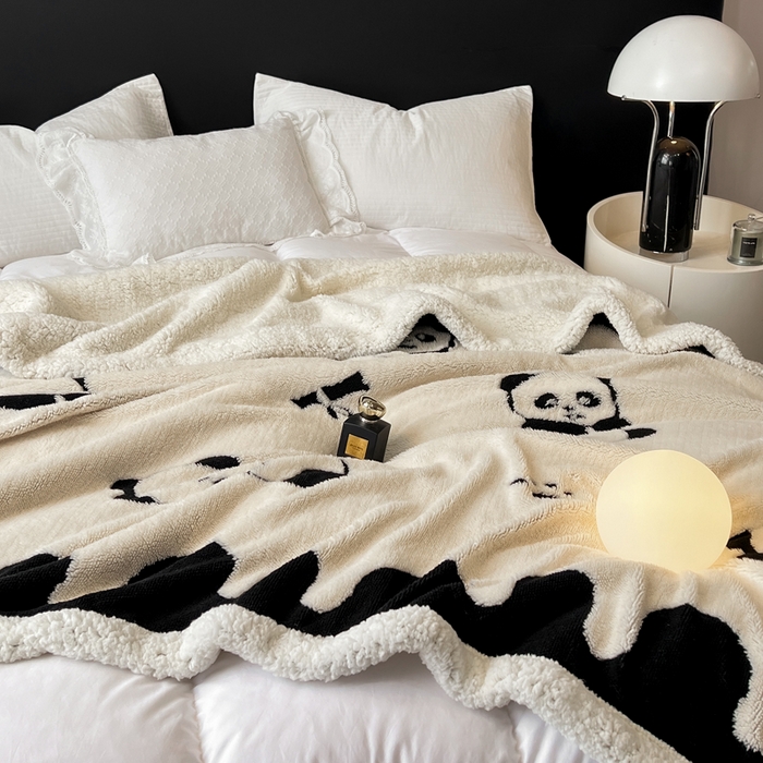 91家纺网 家纺一手货源 找家纺 美洲琳 2025新款羊羔绒复合简约现代休闲毯 熊猫