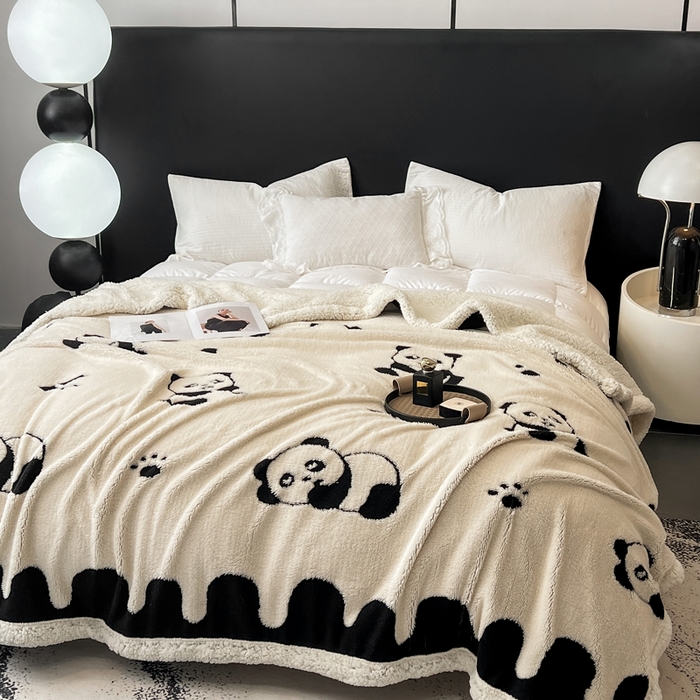 91家纺网 家纺一手货源 找家纺 美洲琳 2025新款羊羔绒复合简约现代休闲毯 熊猫