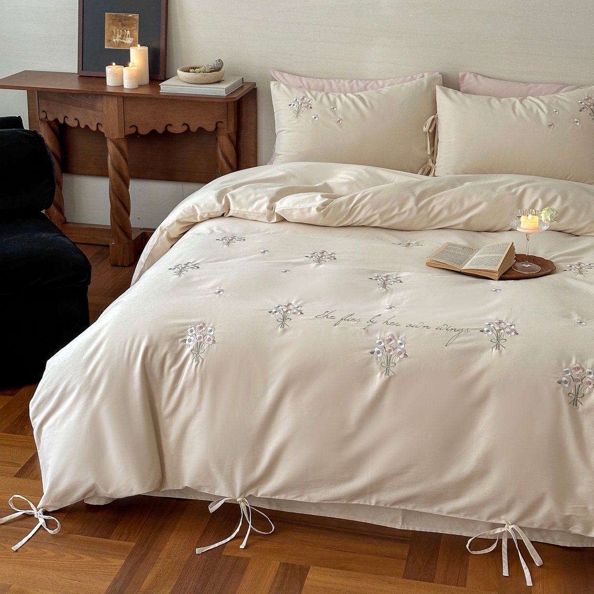 91家纺网 家纺一手货源 找家纺 FORTWO家纺原创设计（FOR TWO家纺） 2025新款全棉纯棉纯色磨毛绣花系带款四件套-栀子花信 栀子花信-奶黄