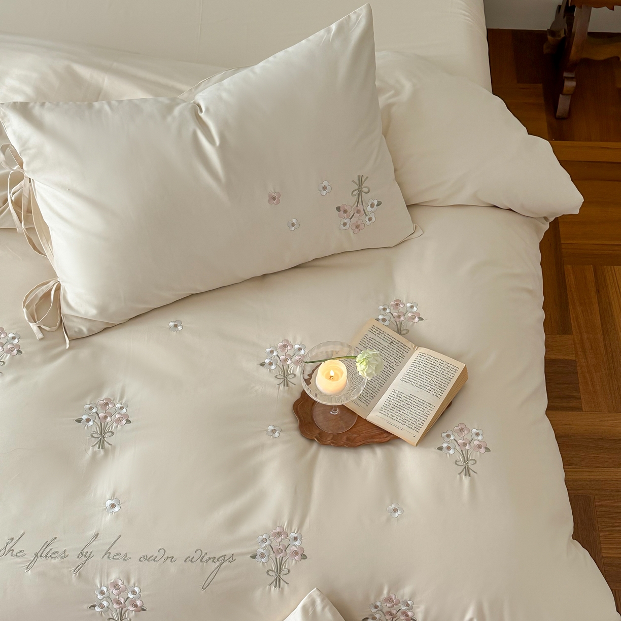 91家纺网 家纺一手货源 找家纺 FORTWO家纺原创设计（FOR TWO家纺） 2025新款全棉纯棉纯色磨毛绣花系带款四件套-栀子花信 栀子花信-奶黄