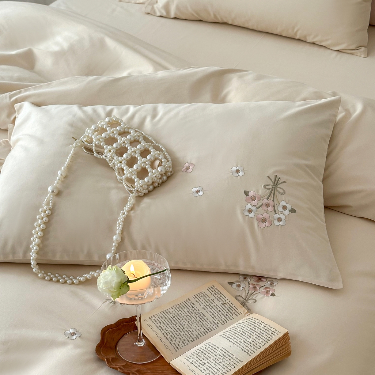 91家纺网 家纺一手货源 找家纺 FORTWO家纺原创设计（FOR TWO家纺） 2025新款全棉纯棉纯色磨毛绣花系带款四件套-栀子花信 栀子花信-奶黄