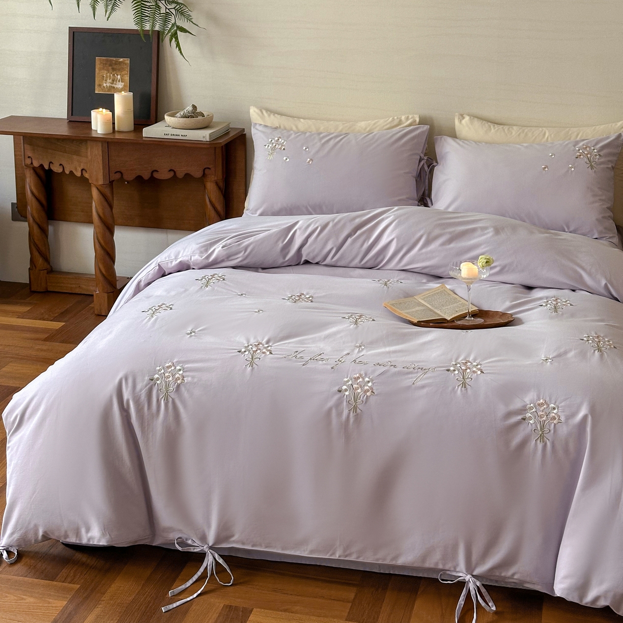 91家纺网 家纺一手货源 找家纺 FORTWO家纺原创设计（FOR TWO家纺） 2025新款全棉纯棉纯色磨毛绣花系带款四件套-栀子花信 栀子花信-紫