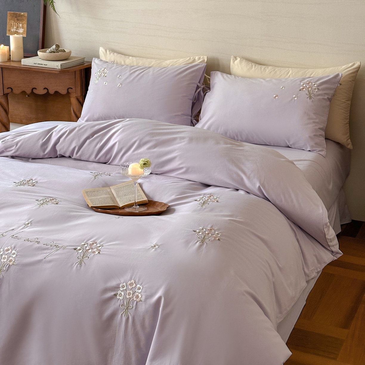 91家纺网 家纺一手货源 找家纺 FORTWO家纺原创设计（FOR TWO家纺） 2025新款全棉纯棉纯色磨毛绣花系带款四件套-栀子花信 栀子花信-紫