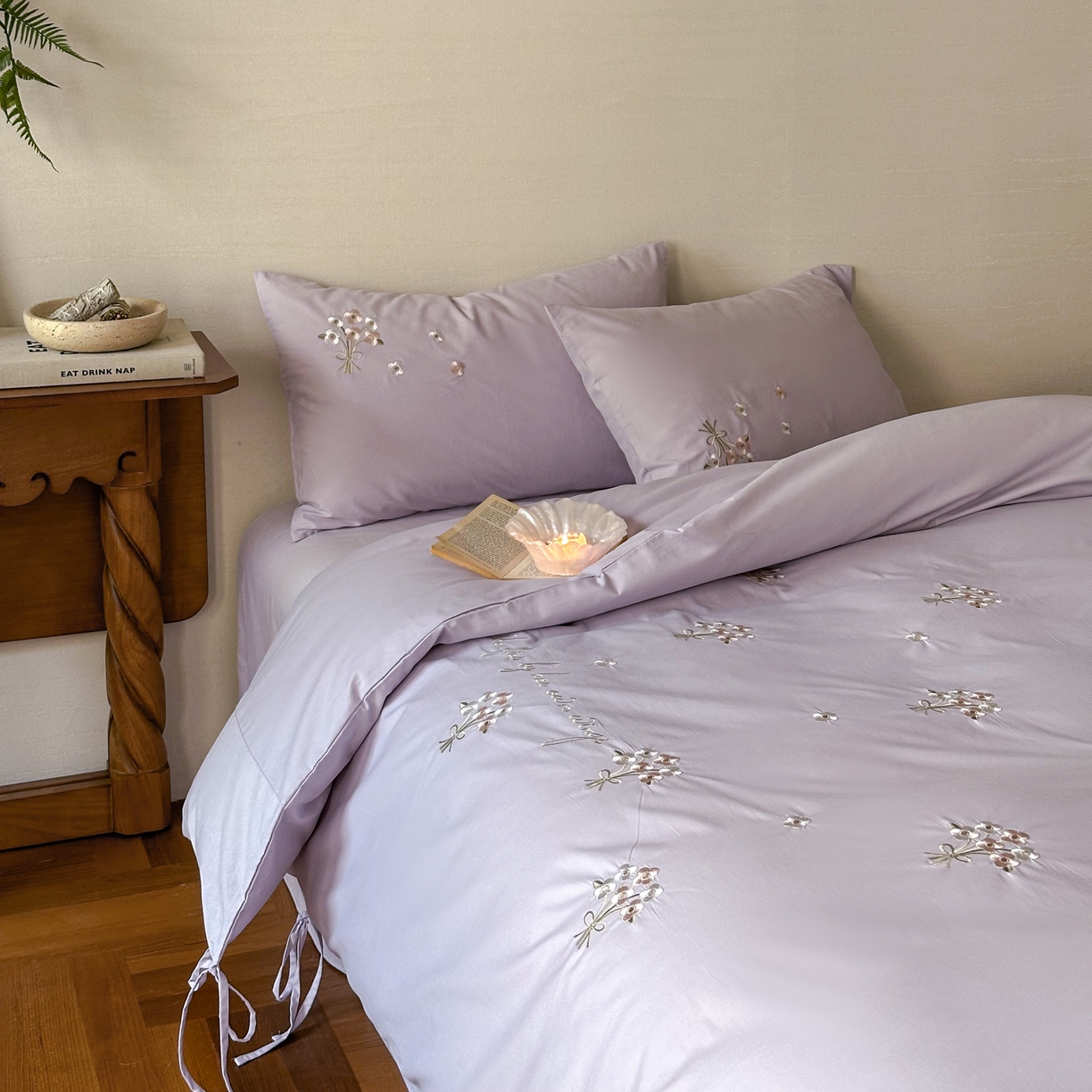 91家纺网 家纺一手货源 找家纺 FORTWO家纺原创设计（FOR TWO家纺） 2025新款全棉纯棉纯色磨毛绣花系带款四件套-栀子花信 栀子花信-紫