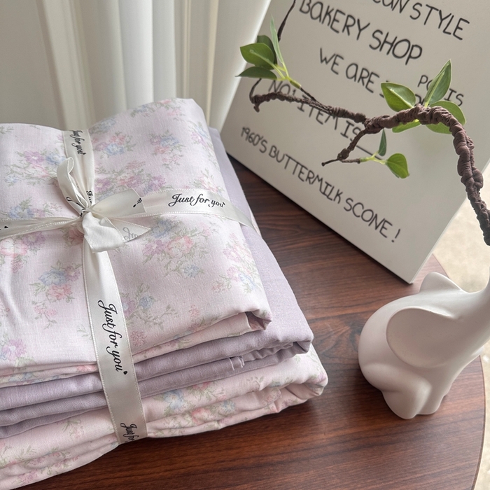 91家纺网 家纺一手货源 找家纺 爱思佳 2024新款A类母婴全棉双层纱印花四件套直播热卖系列-系列二 朱丽叶