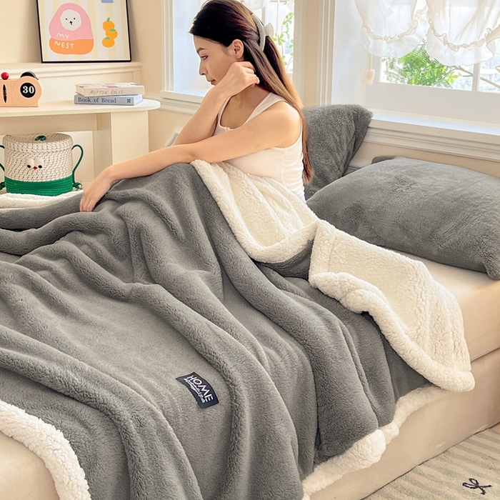 91家纺网 家纺一手货源 找家纺 （总）欧邦 2025新款A类舒棉半边绒羊羔绒双层毛毯跨境