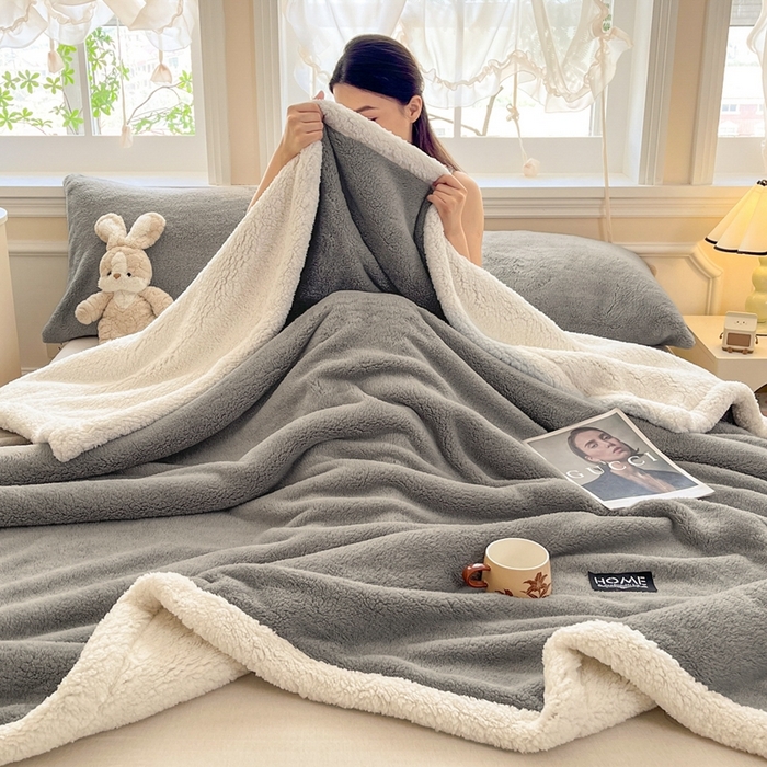 91家纺网 家纺一手货源 找家纺 （总）欧邦 2025新款A类舒棉半边绒羊羔绒双层毛毯跨境