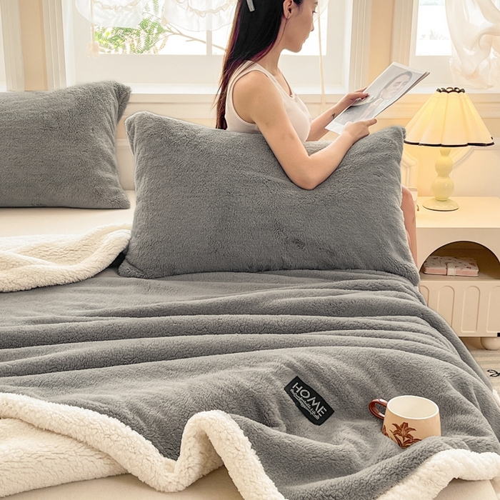 91家纺网 家纺一手货源 找家纺 （总）欧邦 2025新款A类舒棉半边绒羊羔绒双层毛毯跨境